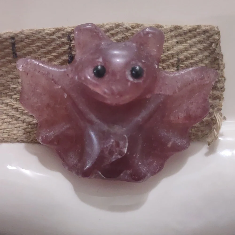 Bat Carving Strawberry Quartz 1inch By 1.5 Inch Has Flaws - Picture 12 of 12